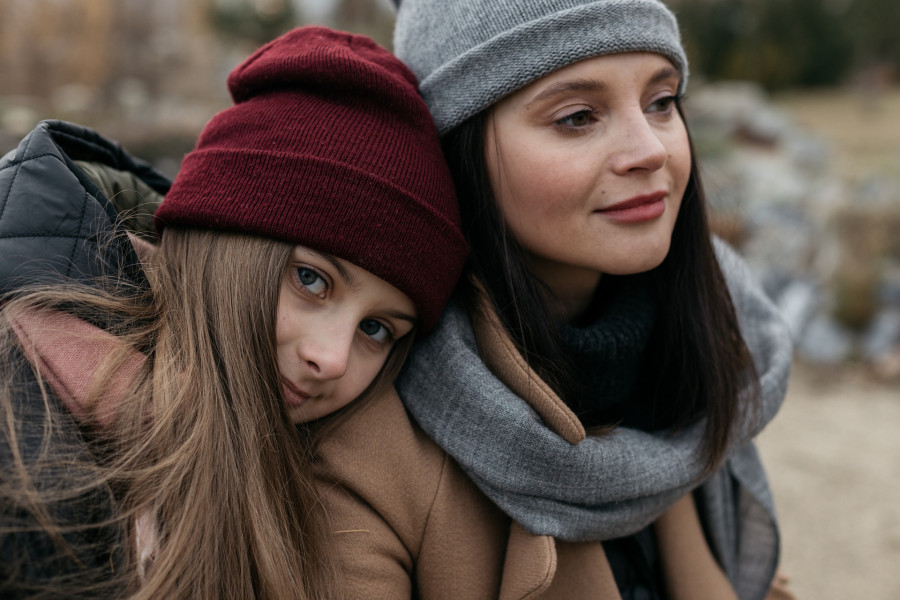 family-3817055_1920