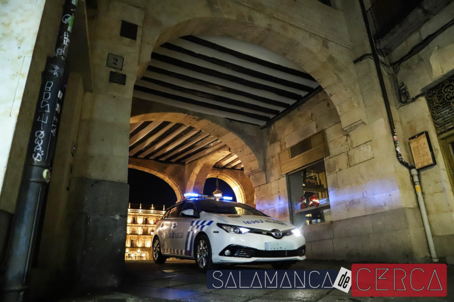 POLICIAS-TOQUE DE QUEDA 20-00 16ENERO2021-8