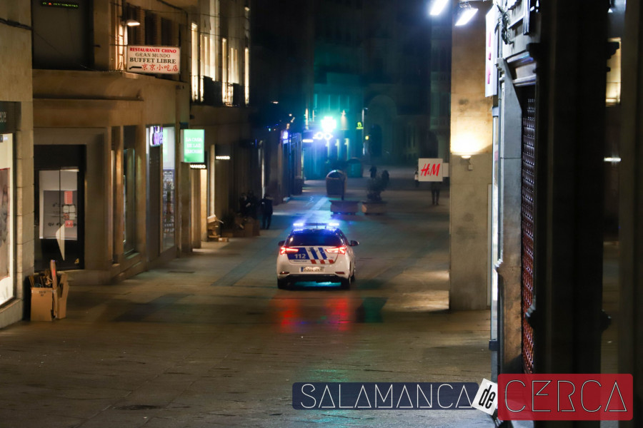POLICIAS-TOQUE DE QUEDA 20-00 16ENERO2021-9