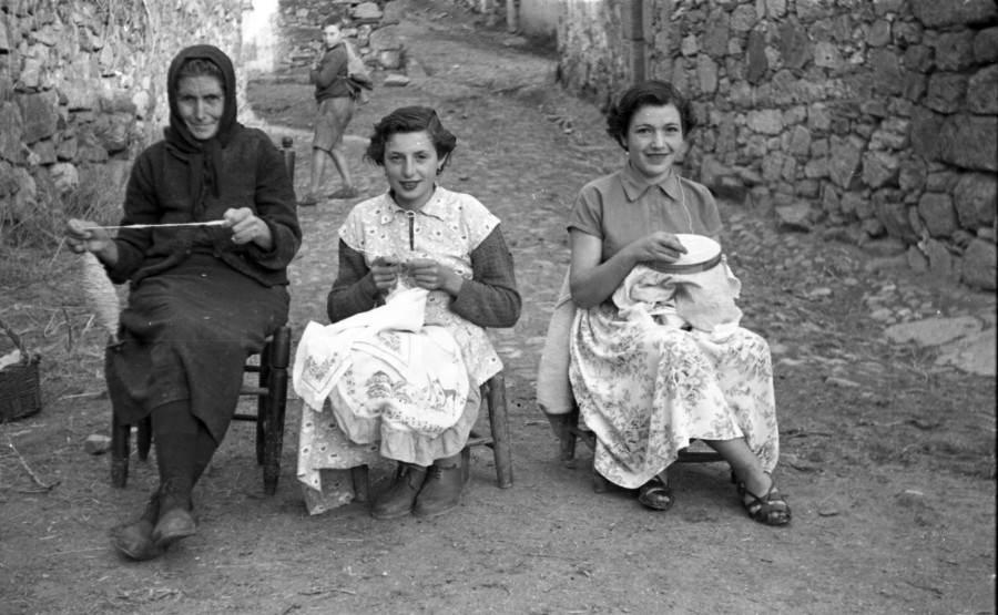 F. Ides. Mujer Rural. La Solana