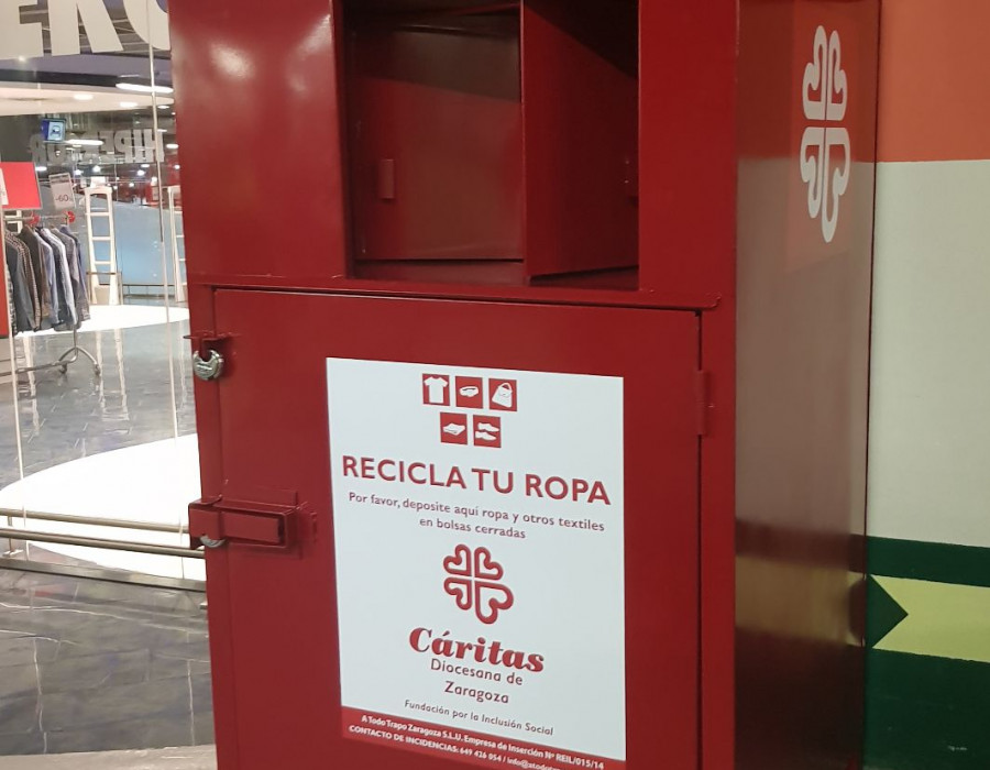 contenedor cáritas
