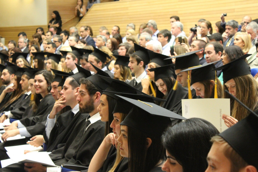 college-students-3990783_1920