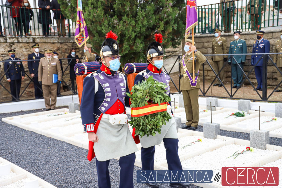 Dos noviembre 2021 Honra a los soldados caidos por la patria en el cementerio 25