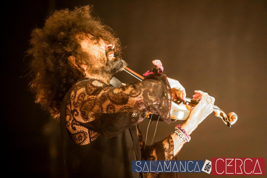 El violinista Ara Malikian hace parada de éxito en Salamanca con su