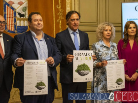 El alcalde de Salamanca, Carlos García Carbayo, presenta la programación de la segunda Semana Savia. 2