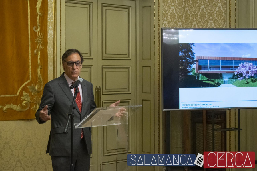 El alcalde de Salamanca, Carlos García Carbayo, presenta el proyecto de la nueva biblioteca de Pizarrales.     3