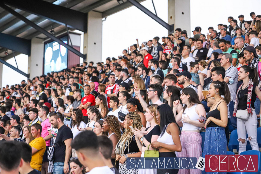 AMBIENTE   Unionistas de Salamanca CF vs CD Calahorra (2 0) 21 05 2022 40