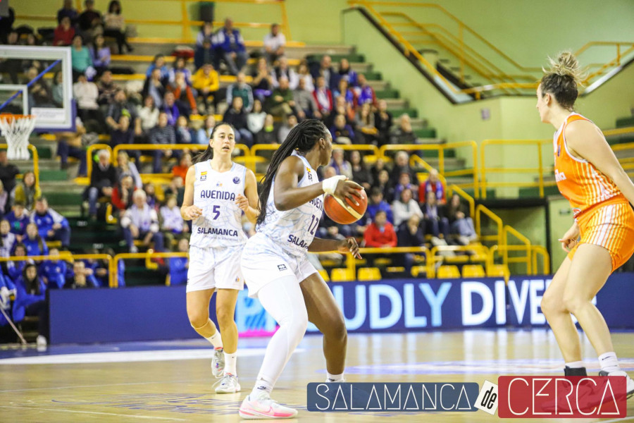 Perfumerías Avenida vs Famila Schio 11