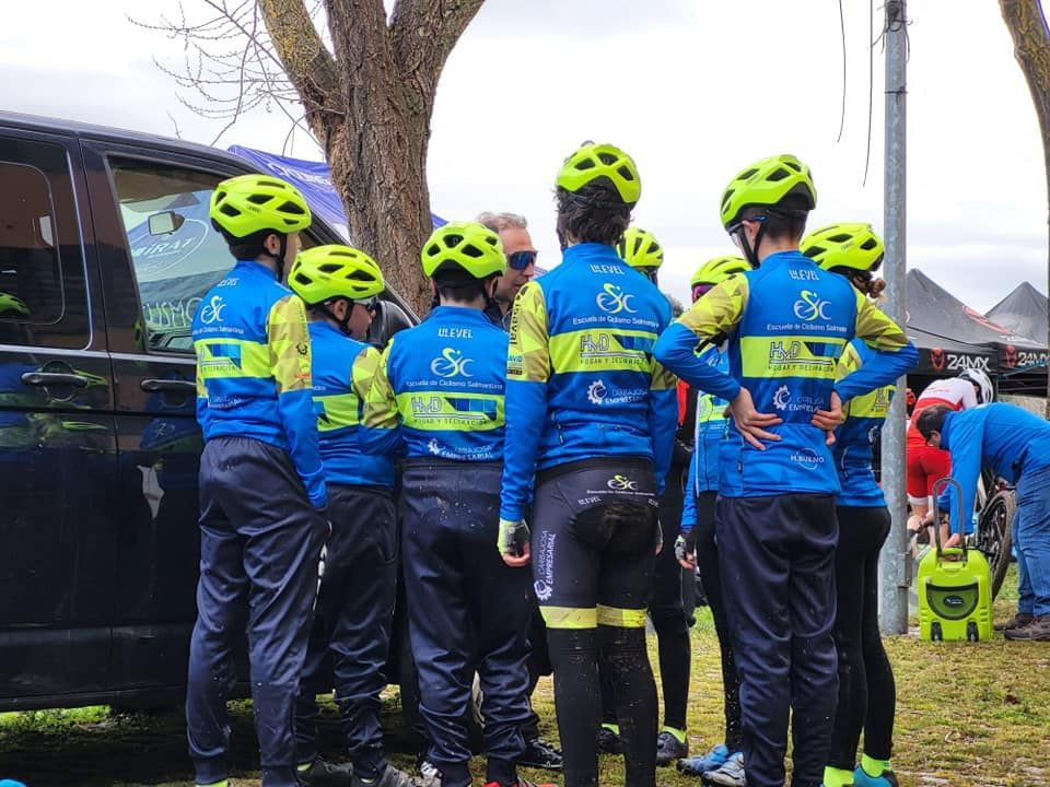 Equipos de escuelas   ECS (2)