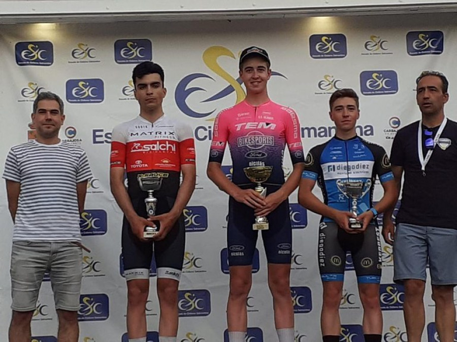Podio Trofeo Ayuntamiento Sardón de los Frailes de 2022, con Adrià Franquesa como ganador