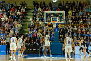 28 02 2024 Perfumerias Avenida vs Fenerbache 170